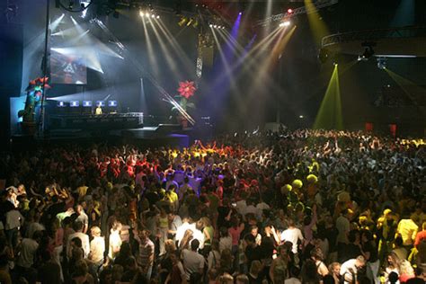 Xizzle Live in Amsterdam: Afrobeats Sensation Takes Over Heineken Music Hall!